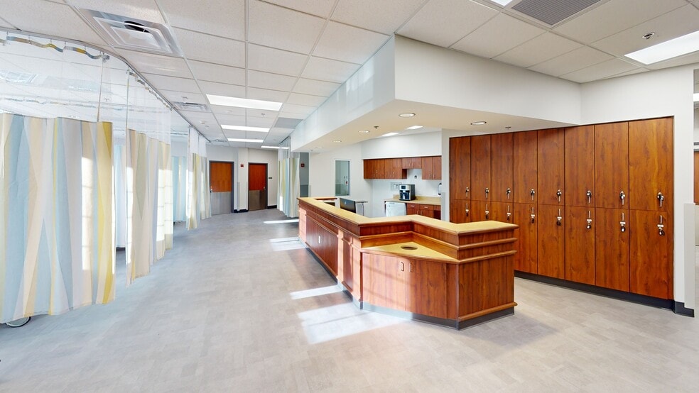 More Photos Of 10967 Allisonville Rd, Fishers Medical For Sale