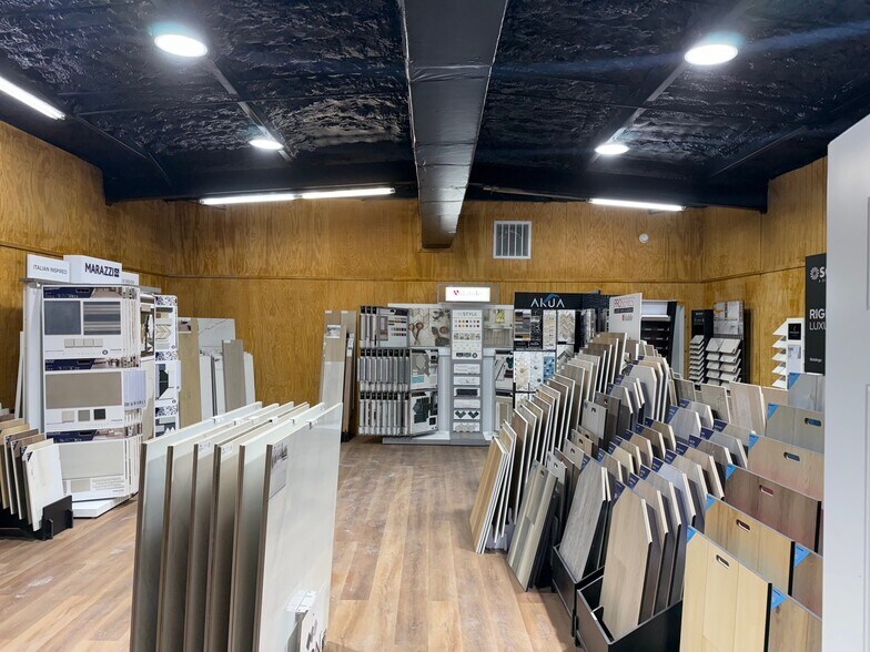 More Photos Of 11475 49th St N, Clearwater Warehouse For Lease