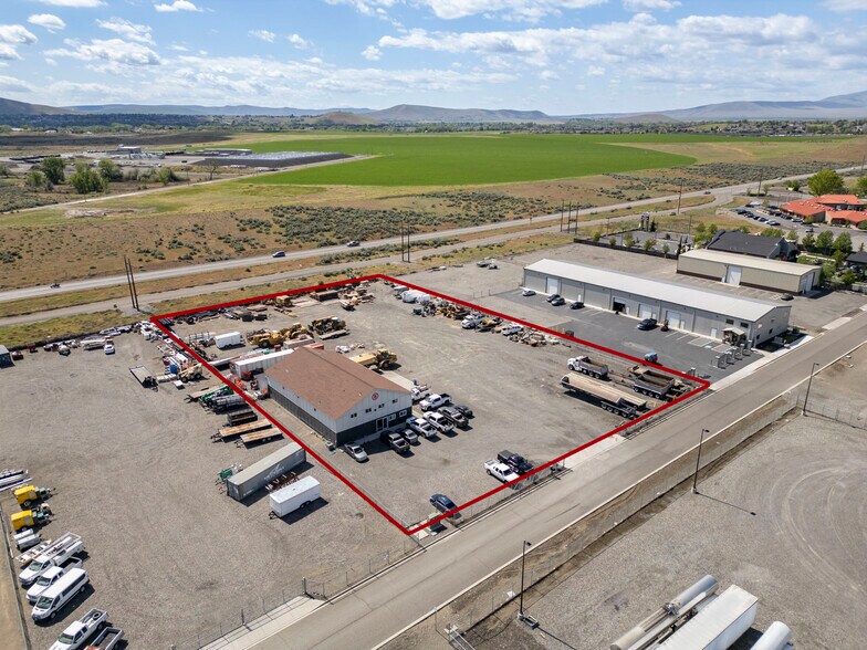 More Photos Of 2213 Henderson Loop, Richland Warehouse For Sale