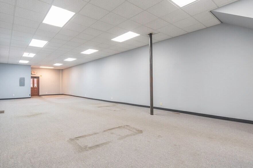 More Photos Of 312 N Wayne St, Piqua Office For Lease