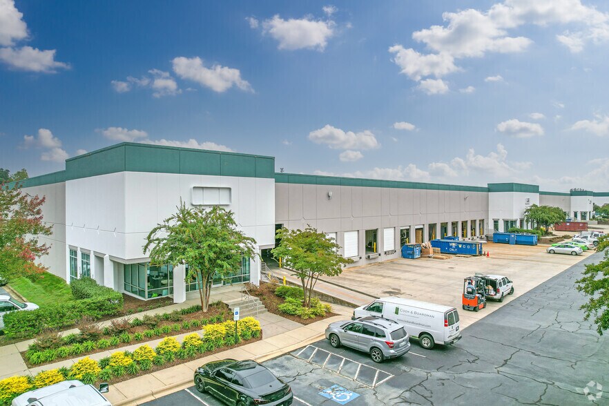 More Photos Of 9410 D Ducks Ln, Charlotte Unknown For Lease