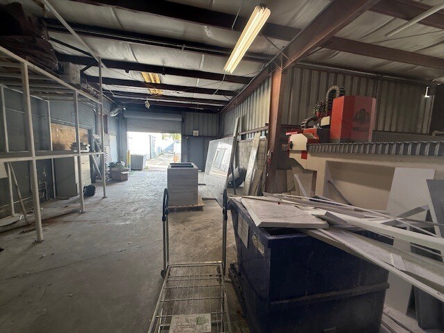 More Photos Of 3852 L B Mcleod Rd, Orlando Warehouse For Lease