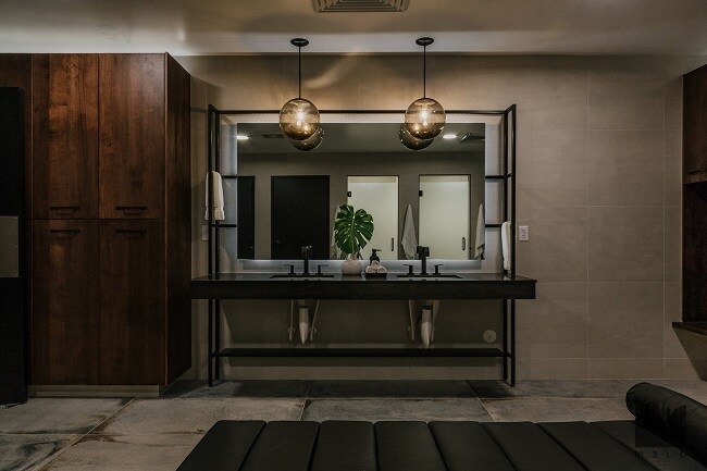 More Photos Of 1278-1296 Sandhill Rd, Orem Office For Sale