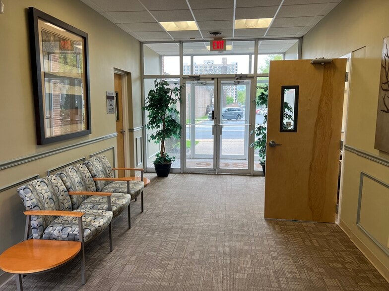More Photos Of 1806 N Van Buren St, Wilmington Medical For Sale