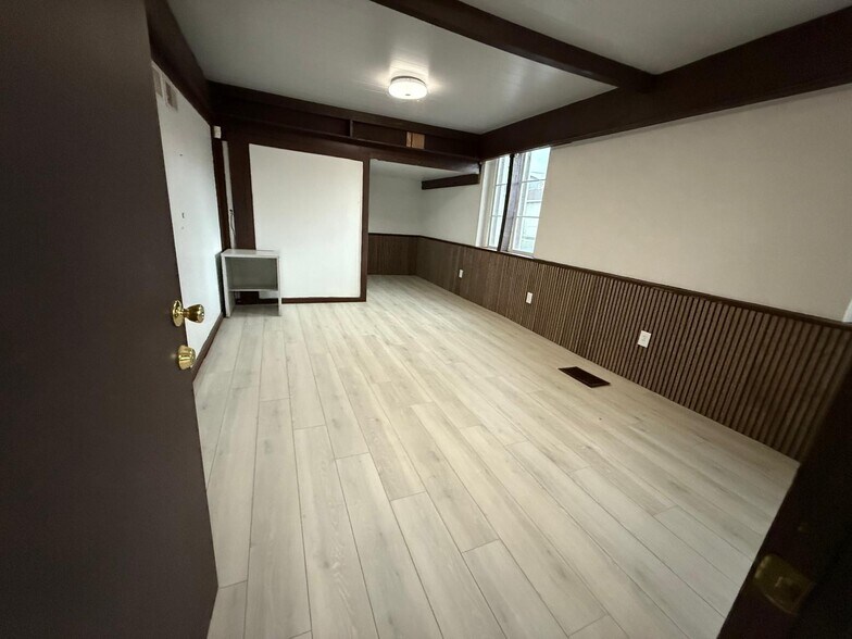 More Photos Of 4915 N Dixie Dr, Dayton Convenience Store For Sale