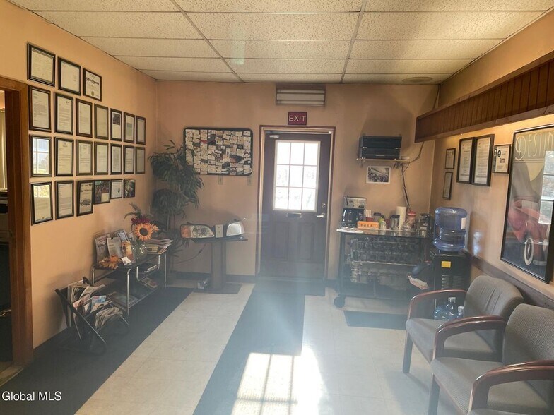 More Photos Of 152 Speigletown Rd, Troy Auto Repair For Sale