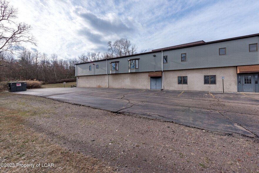 More Photos Of 104 Woodward Hill Rd, Edwardsville Office For Sale