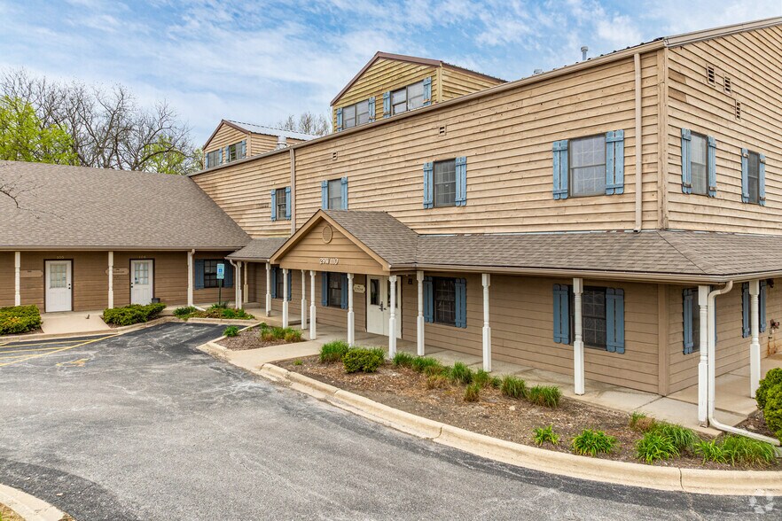 More Photos Of 29W110-29W140 Butterfield Rd, Warrenville Unknown For Lease