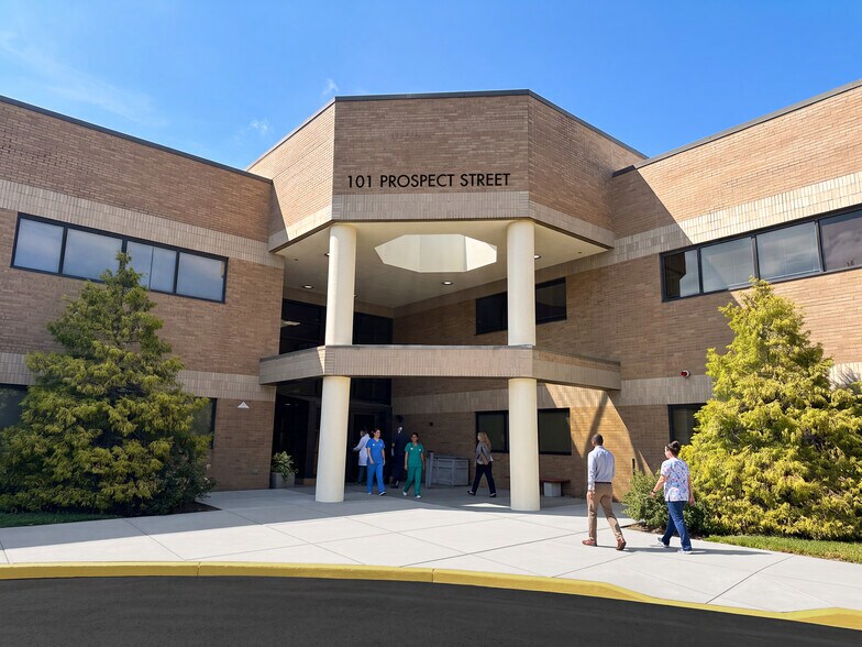 More Photos Of 101 Prospect St, Lakewood Medical For Lease
