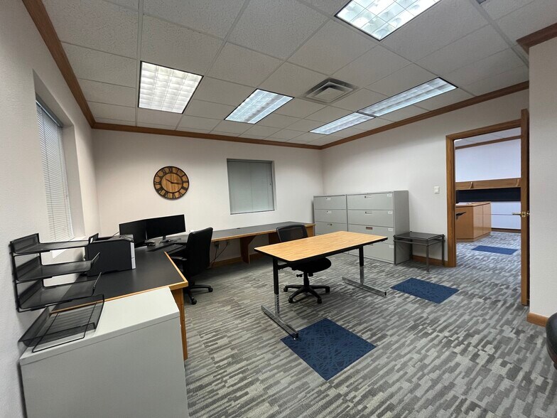 More Photos Of 10858 FM 346 W, Flint Office For Sale