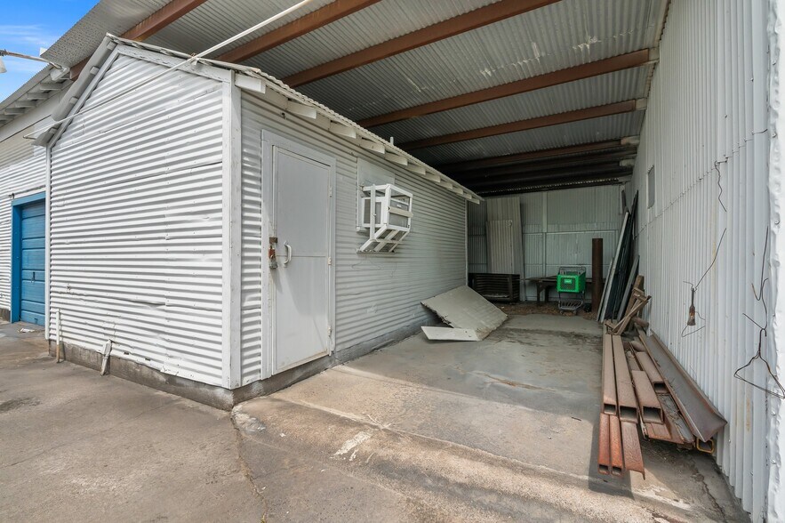 More Photos Of 3314 Carr St, Houston Manufacturing For Sale