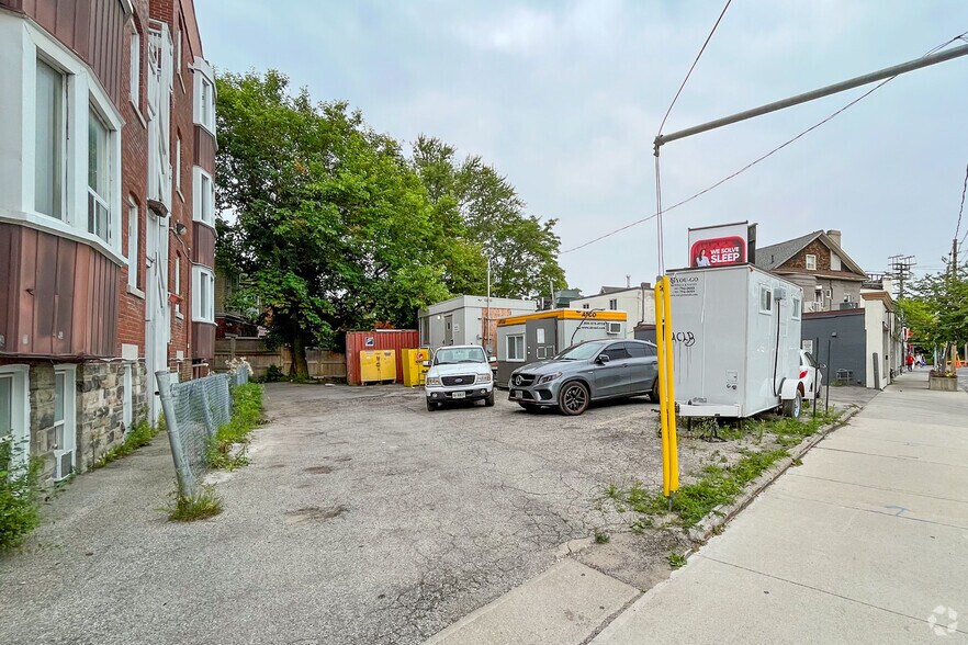 Primary Photo Of 361 Davenport Rd, Toronto Apartments For Sale