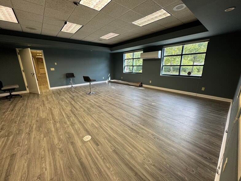 More Photos Of 3255 Industry Dr, North Charleston Medical For Sale