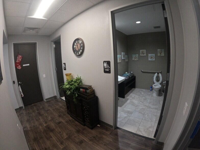 More Photos Of 13462 FM 529 Rd, Houston Light Distribution For Sale