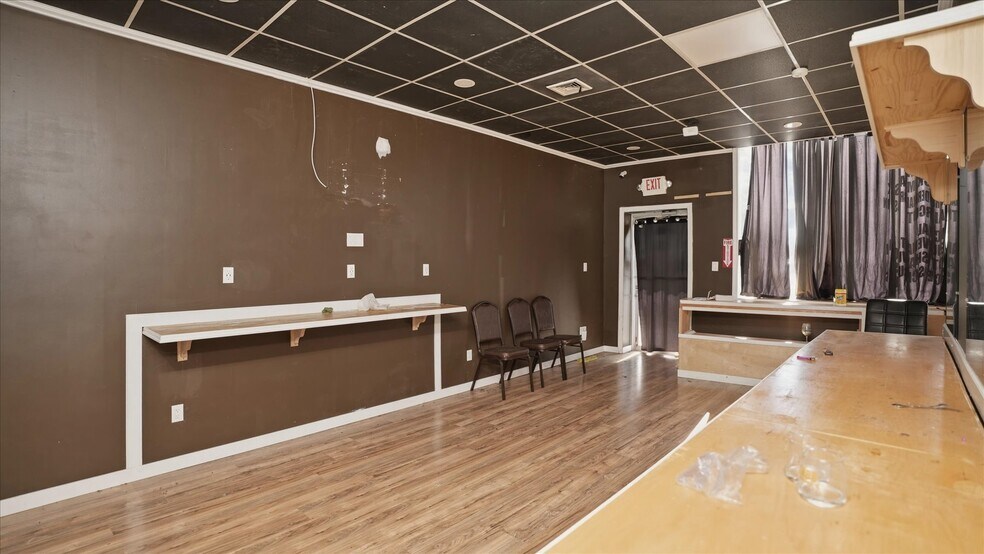 More Photos Of 761 Deer Park Ave, North Babylon Storefront For Lease