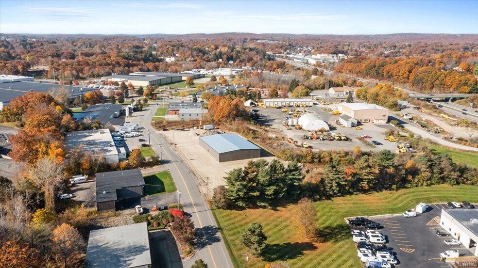 More Photos Of 15 Technology Dr, Auburn Warehouse For Lease