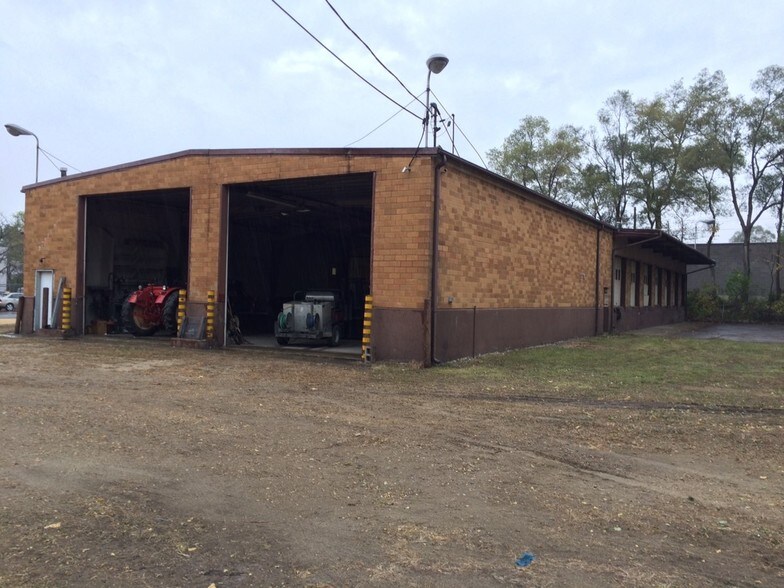 More Photos Of 720 Kennon Rd, Rockford Truck Terminal For Sale