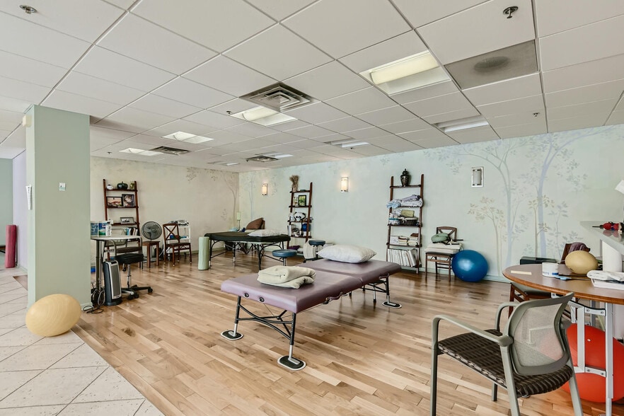 More Photos Of 1100 Central Ave, Wilmette Apartments For Lease