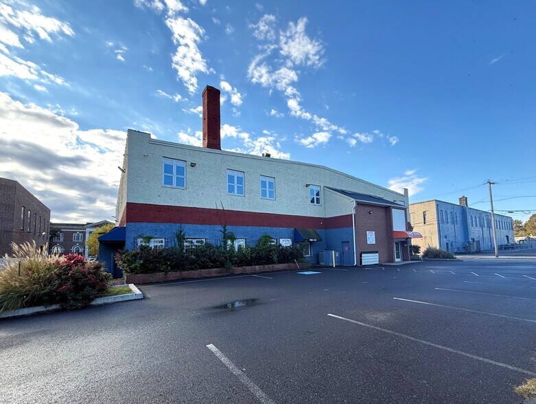 More Photos Of 801-811 Sproul St, Chester Specialty For Sale
