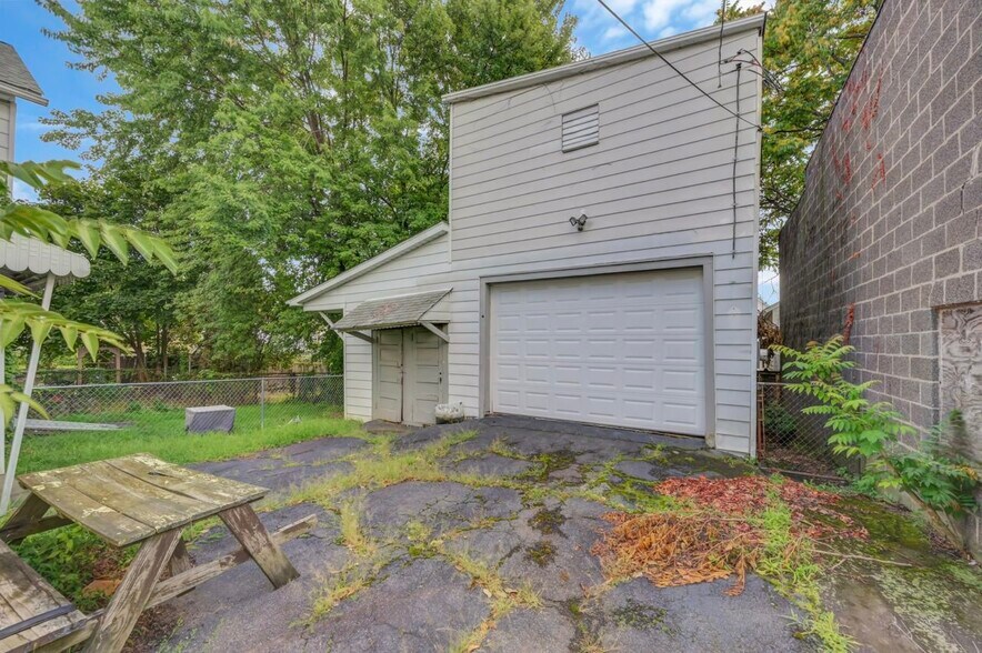 More Photos Of 317 S 10th Ave, Scranton Warehouse For Sale