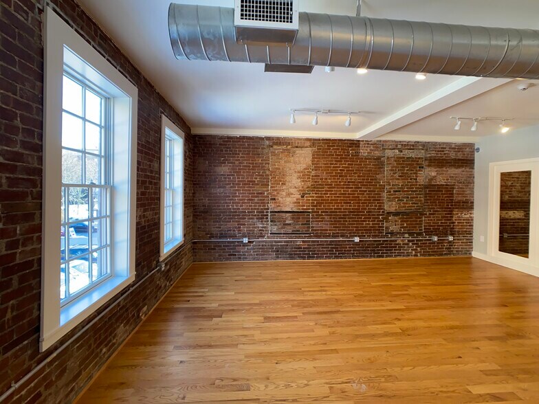 More Photos Of 93-97 Clemence St, Providence Office Residential For Lease