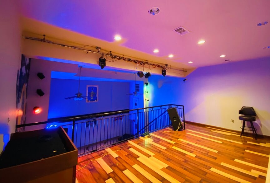 More Photos Of 2512 E Carson St, Pittsburgh Bar For Sale