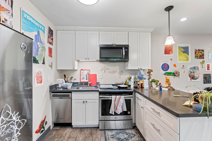More Photos Of 2427 McKinley Ave, Berkeley Apartments For Sale