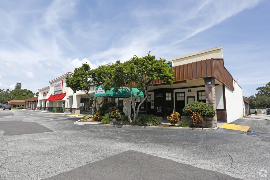 More Photos Of 3131-3185 4th St N, Saint Petersburg Freestanding For Lease