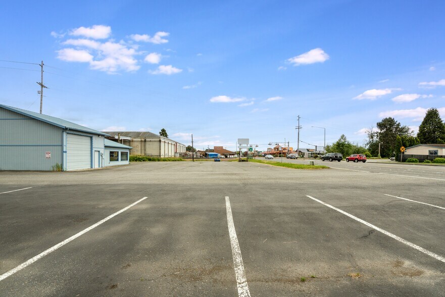More Photos Of 360 S Burlington Blvd, Burlington Office For Sale