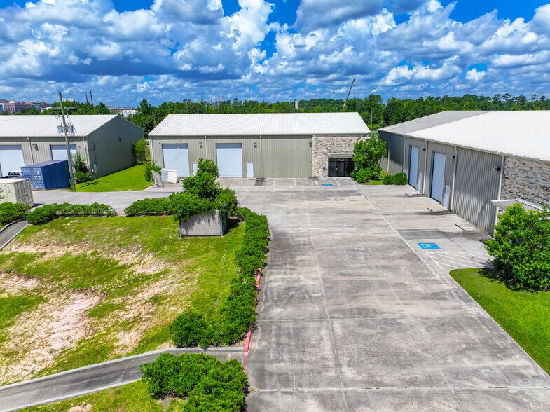 More Photos Of 8601 Fawn Trl, Conroe Warehouse For Sale