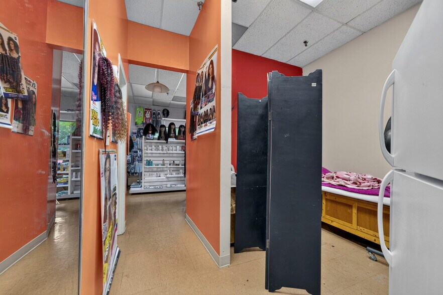 More Photos Of 131 Boston Rd, North Billerica General Retail For Sale