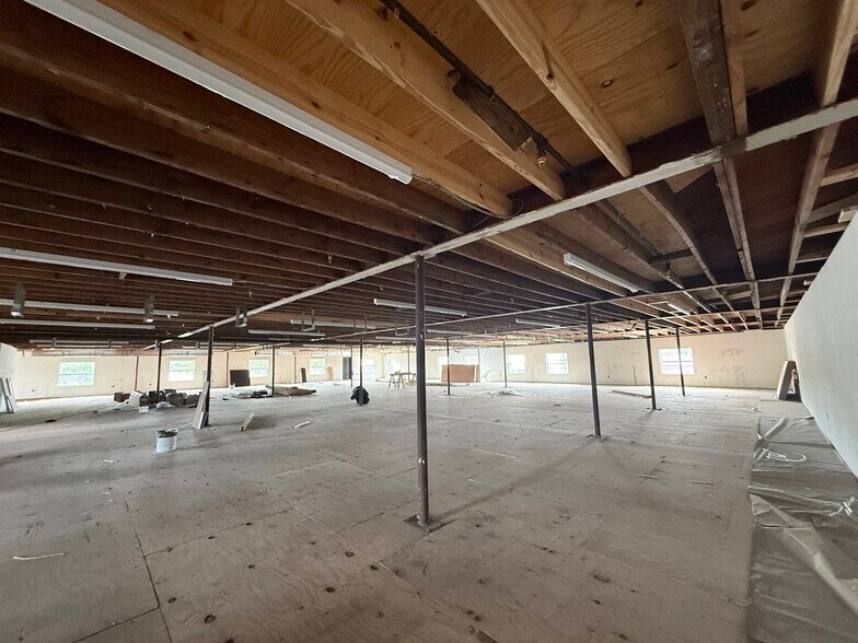 More Photos Of 1900 16th St N, Saint Petersburg Unknown For Lease