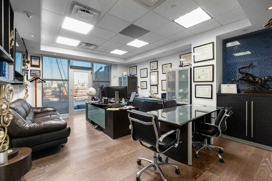 More Photos Of 31-19 Newtown Ave, Astoria Medical For Lease