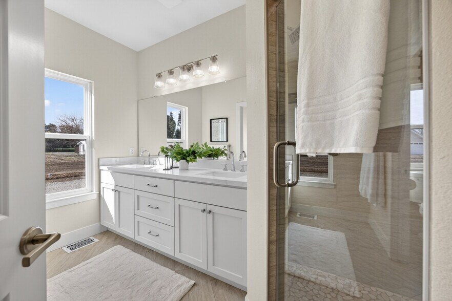 More Photos Of 25265 Carlsbad Ave, Davis Apartments For Sale