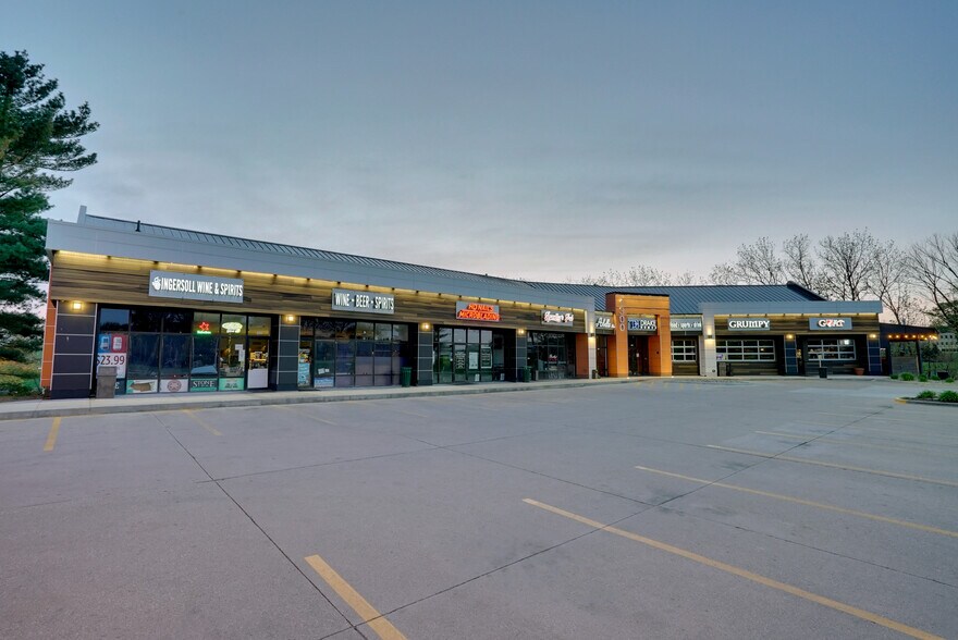 Primary Photo Of 1300 50th St, West Des Moines Unknown For Lease