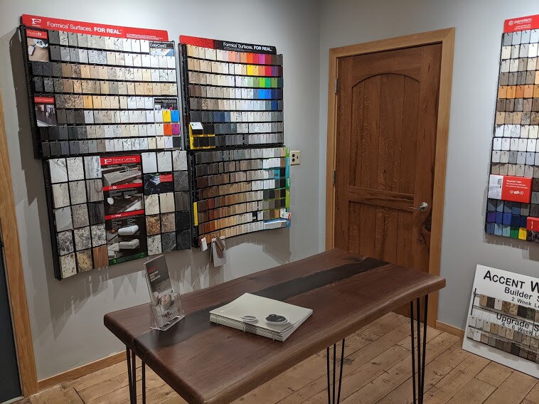 More Photos Of 72 Railroad Ave, Hamlin Freestanding For Sale