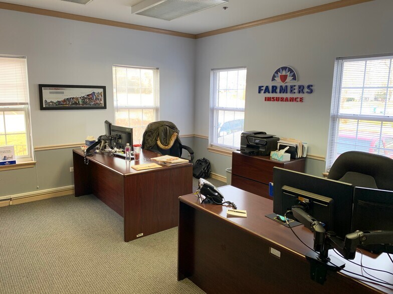 More Photos Of 27W140 Roosevelt Rd, Winfield Medical For Lease