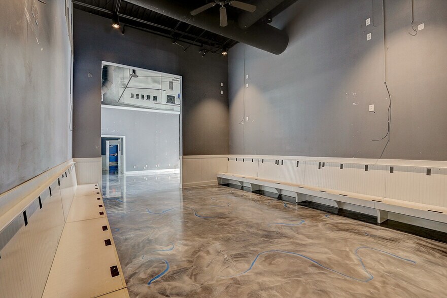 More Photos Of 2259 Deming Way, Middleton Restaurant For Sale