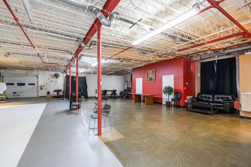 More Photos Of 1320 E Washington St, Louisville Light Manufacturing For Sale