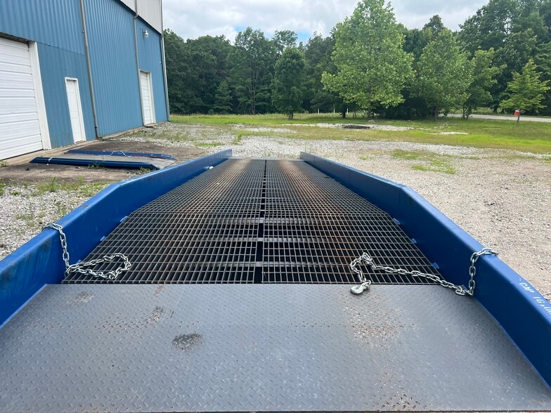 More Photos Of 819 Industrial Rd, Centerville Manufacturing For Sale