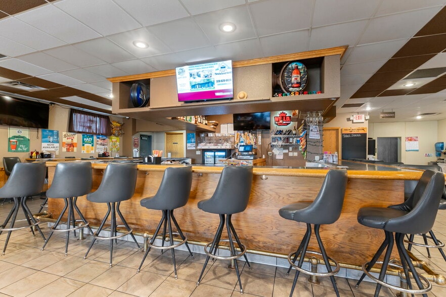 More Photos Of 118 Railroad Ave NE, Mora General Retail For Sale