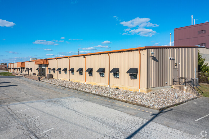 Primary Photo Of 701-703 Industrial Dr, Middletown Manufacturing For Lease