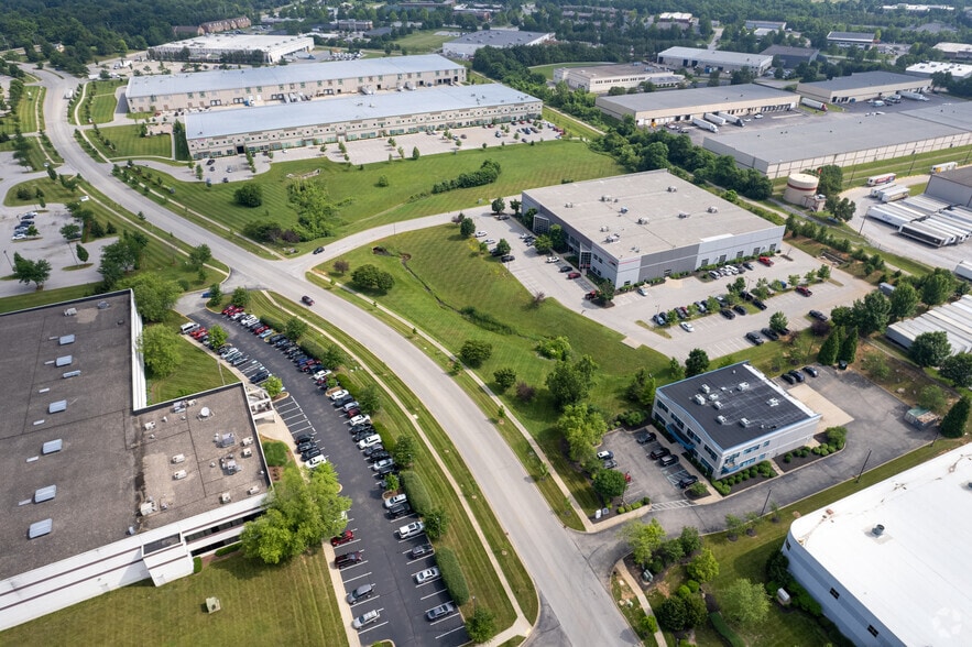More Photos Of 2301 Stanley Gault Pky, Louisville Distribution For Lease