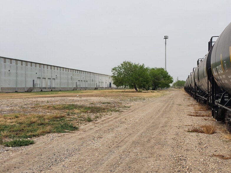More Photos Of 3600 Formosa Ave, McAllen Distribution For Lease