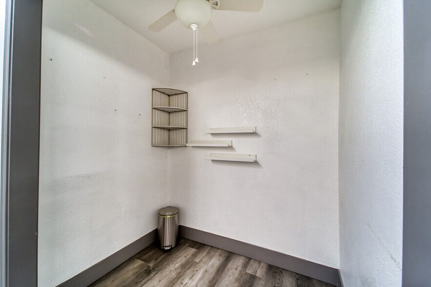 More Photos Of 1547 Starr Dr, Yuba City Office For Sale