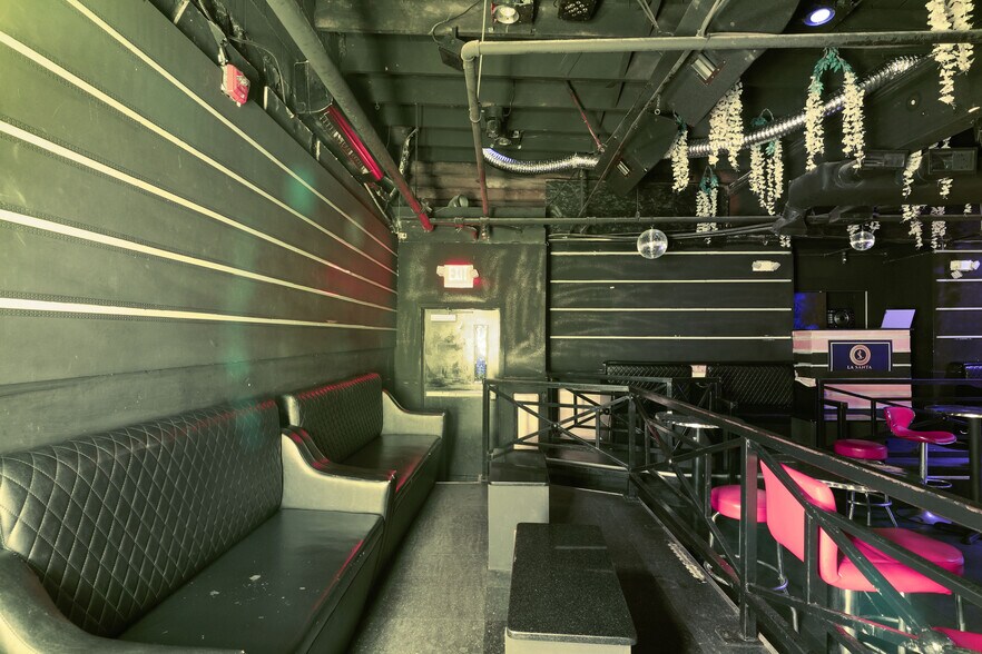 More Photos Of 727 Cranston St, Providence Bar For Sale