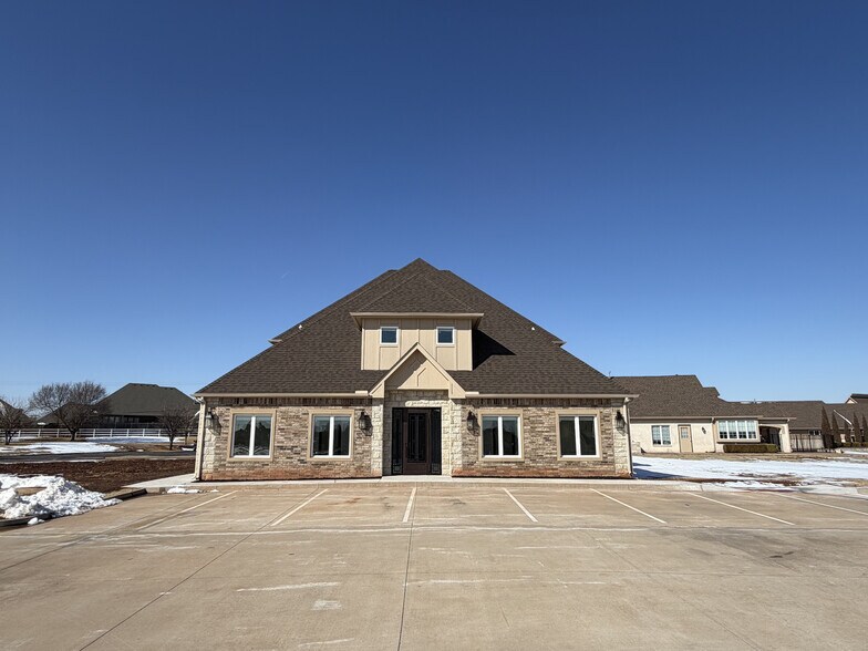 More Photos Of 15156 Traditions Blvd, Edmond Office For Lease
