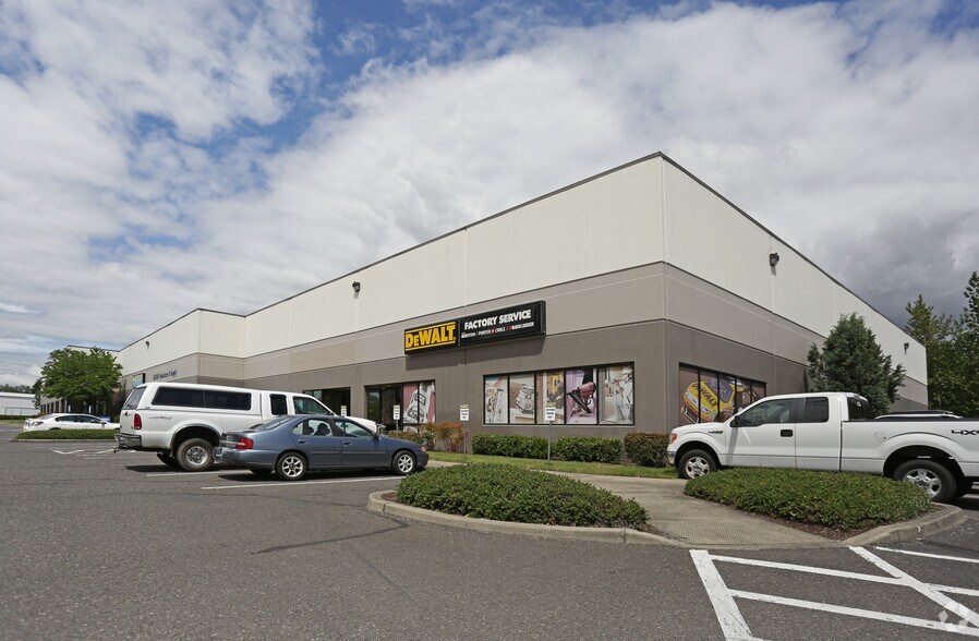 More Photos Of 14811 NE Airport Way, Portland Warehouse For Lease