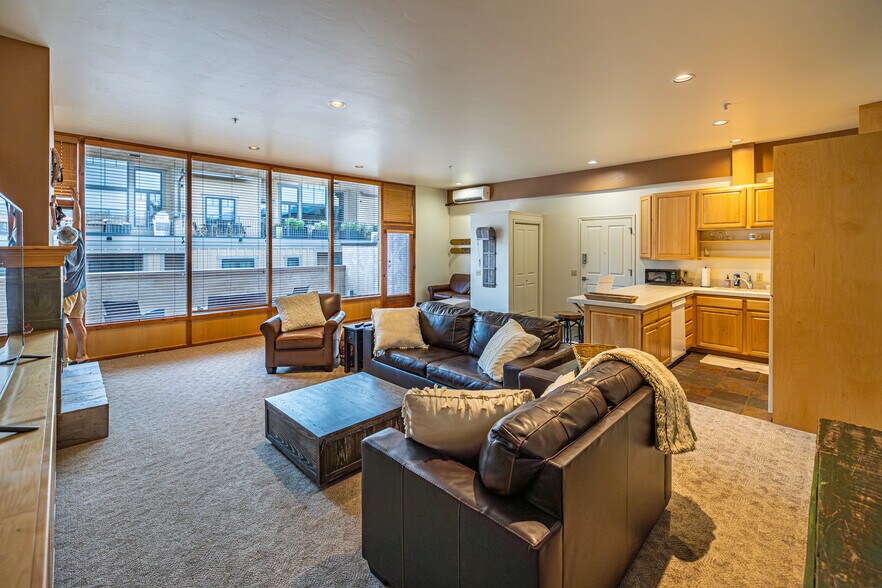 More Photos Of 271 1st Ave, Ketchum Storefront For Sale