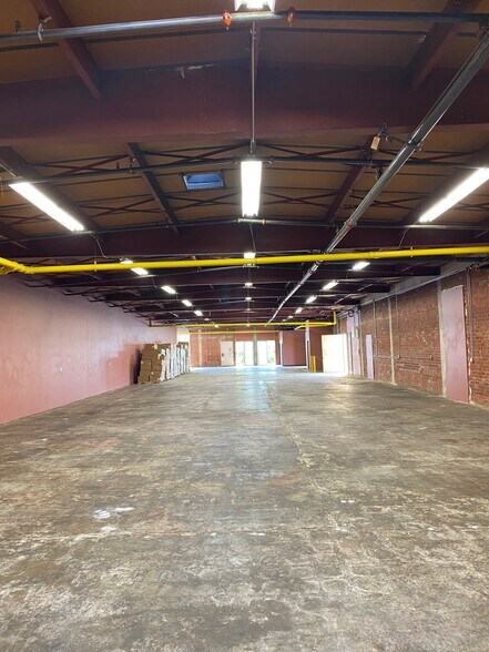 More Photos Of 720 E Sunkist St, Ontario Warehouse For Lease